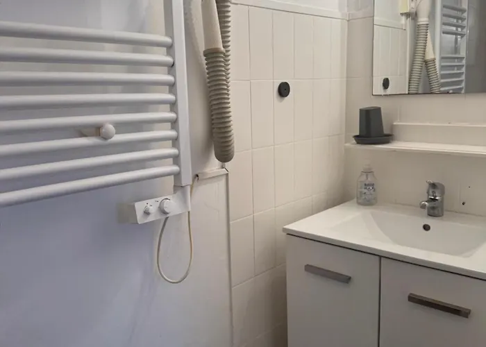 Les Pieds Dans L Eau Au Grand Sud * 히에레